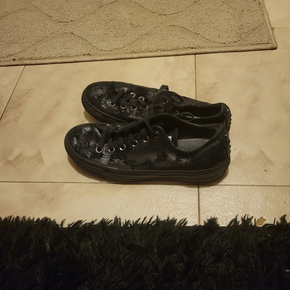 Converse - Picture 2 of 4